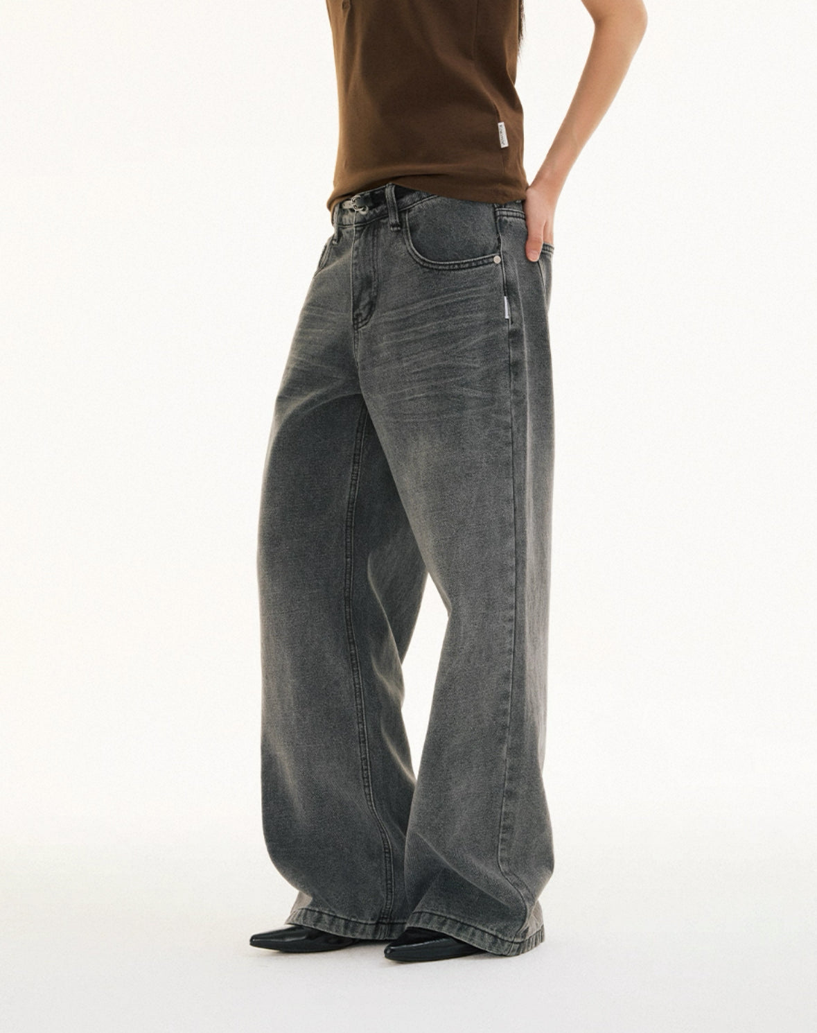 Three Dimensional Pinched Washed Pants